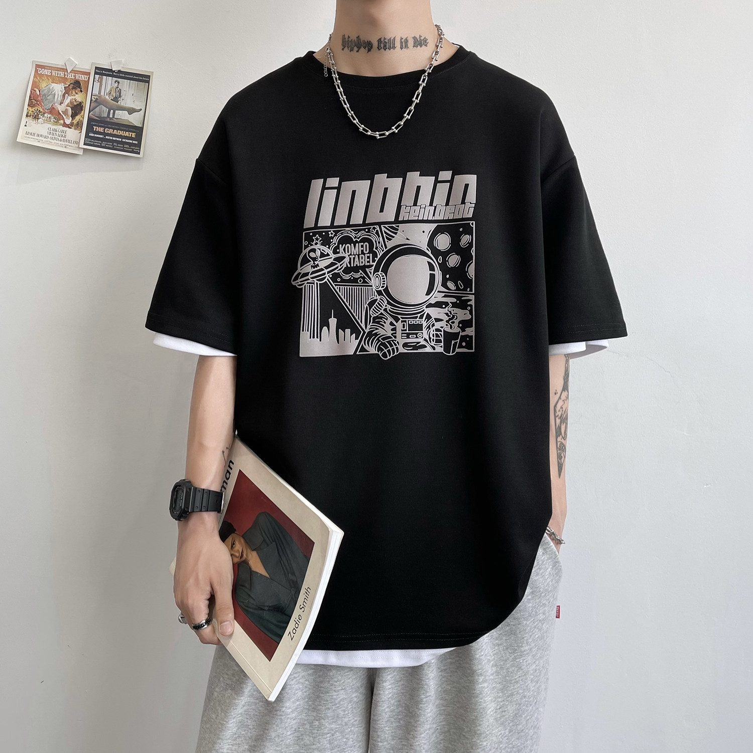 Cartoon astronaut printed short sleeve T-shirt male and female summer loose port windins 100 hitch student clothes