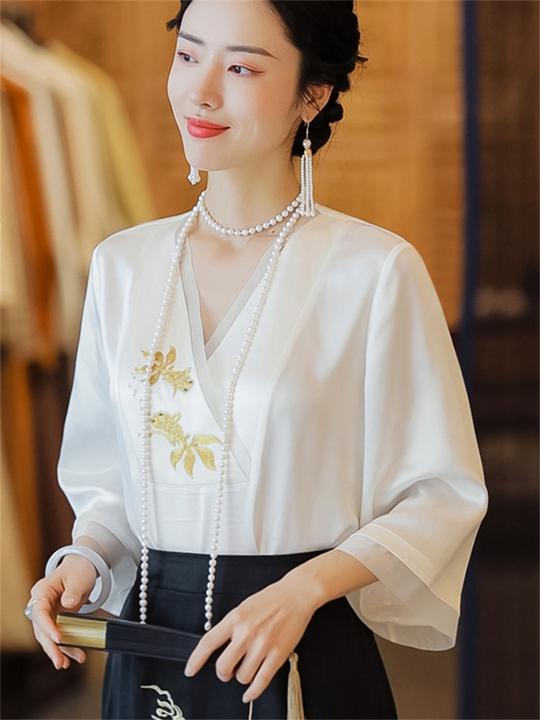 2026 Spring and Autumn New Women's Three-Quarter Sleeve Loose Silk Top, Chinese Style New Chinese Temperament Vintage Embroidered Shirt