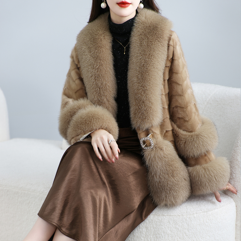 2025 New Winter Imported Mink Fur Coat for Women with Fox Fur Collar, Mother's Wear Mink Fur Coat