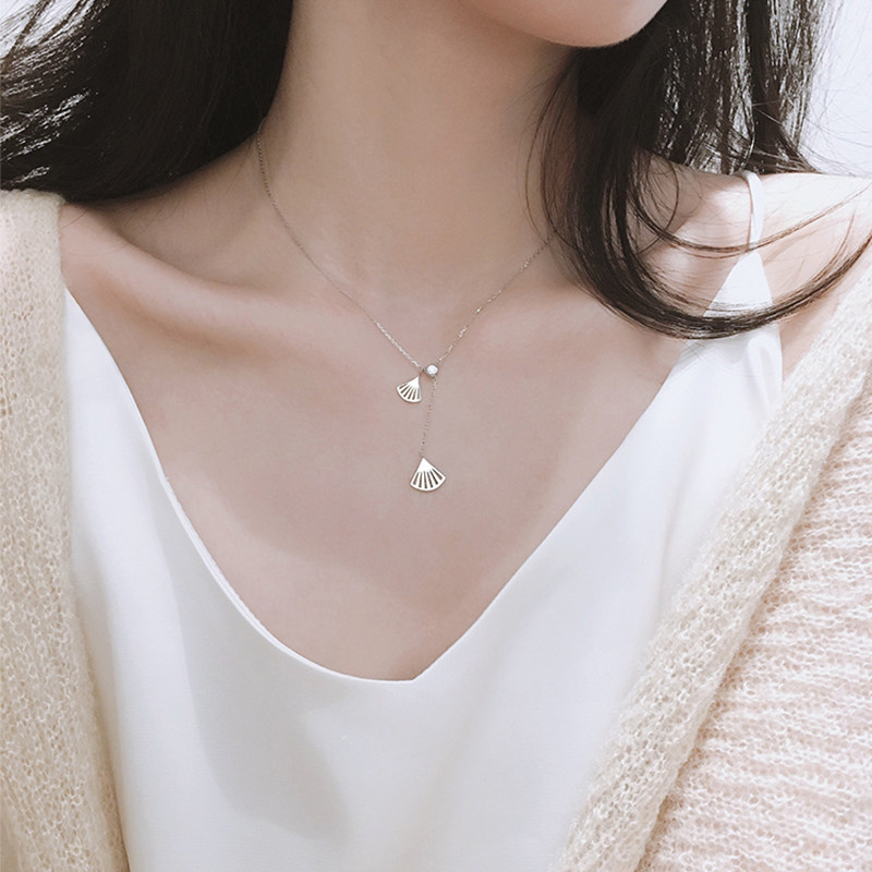 Hollow fan necklace 925 sterling silver female ins simple Korean version of the collarbone chain niche design temperament students small fresh