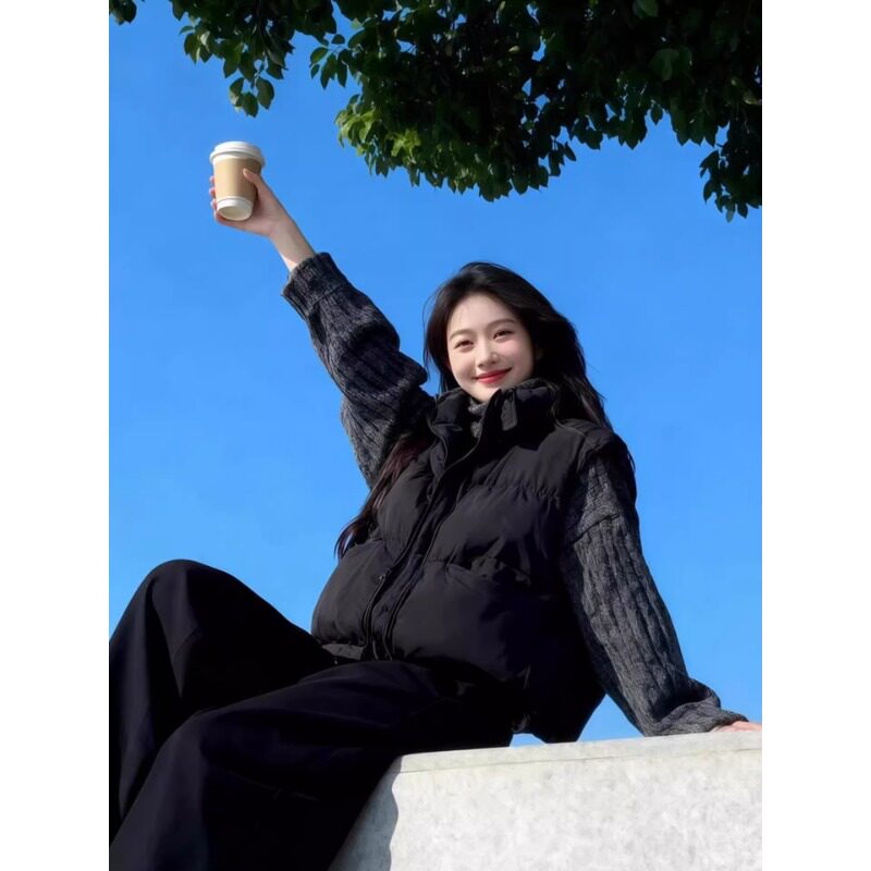 冬季必备!2026韩系时尚潮流保暖马甲棉服女款显瘦通勤新趋势?