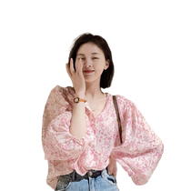 Pink sun protection shirt for women 2024 summer new fashion style age-reducing floral shirt design V-neck long-sleeved shirt