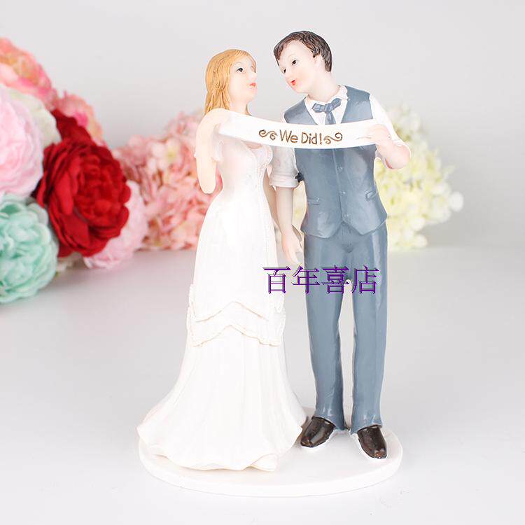 Resin handicraft pendulum pieces we get married, groom bridal cake decorations wedding props new house decorations