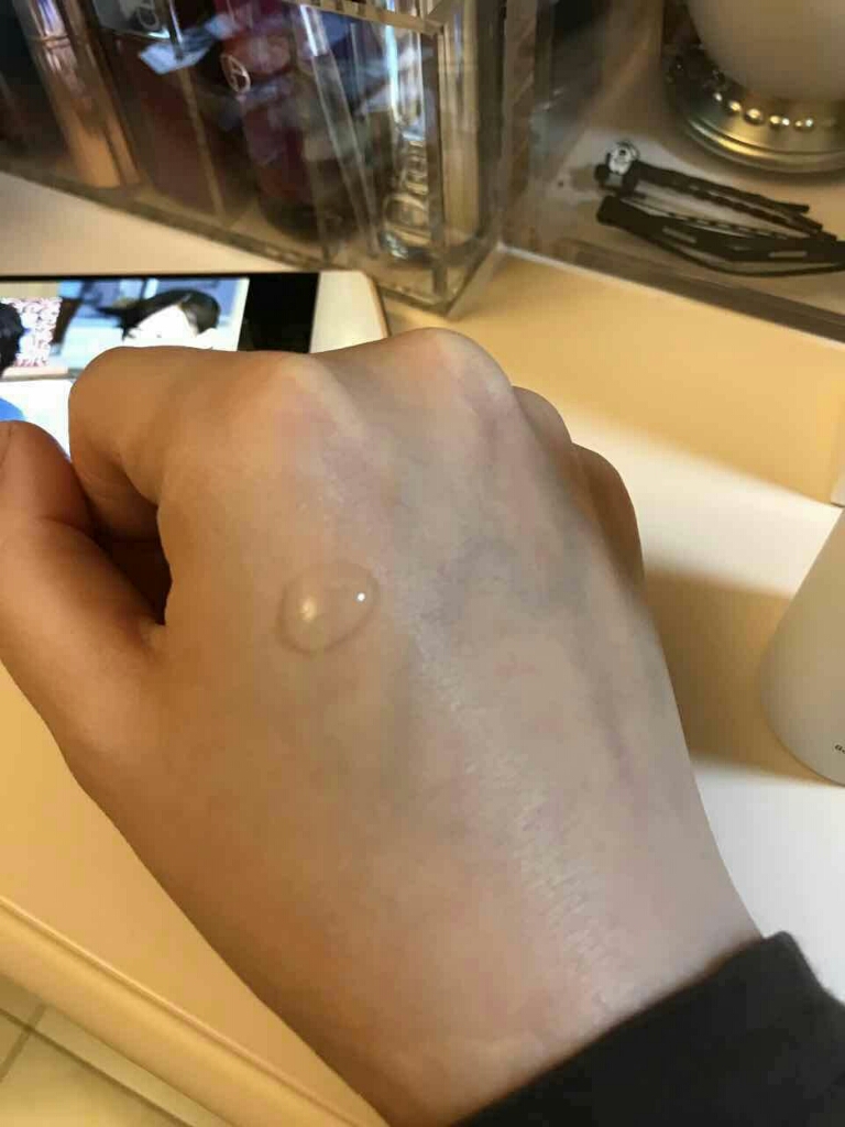 佰草集水凝悦泽精华液