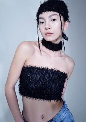 taobao agent Cozyouroutfit 22SS imported special materials, skin -friendly skin black shiny tube top y2K wrapped chest
