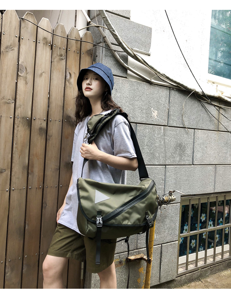 Túi xách nam túi đeo vai Messenger túi cưỡi ruồi chết túi giải trí ngoài trời túi thể thao túi sinh viên thời trang đường phố ba lô - Túi của con người ví charles & keith