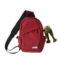 Красный с подвеской лягушкой