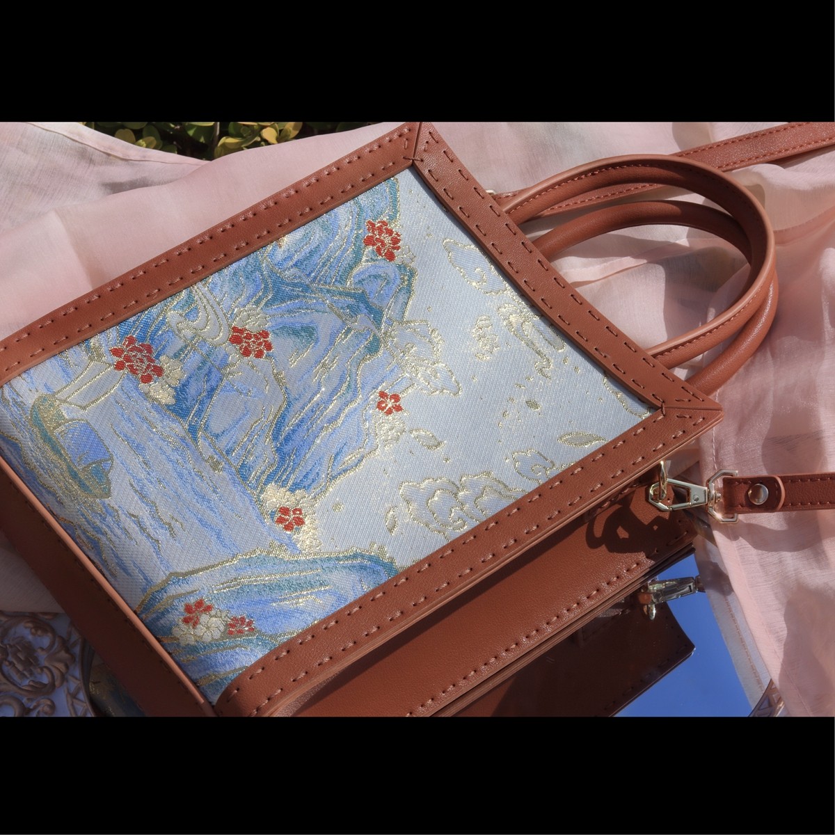 Ancient Wind Qipao Qipai Kit Hanfu Vertical version of the Entrusted Single Shoulder Bag Cross Section Casual Temperament Practical Landscape Textured Leather Cortex