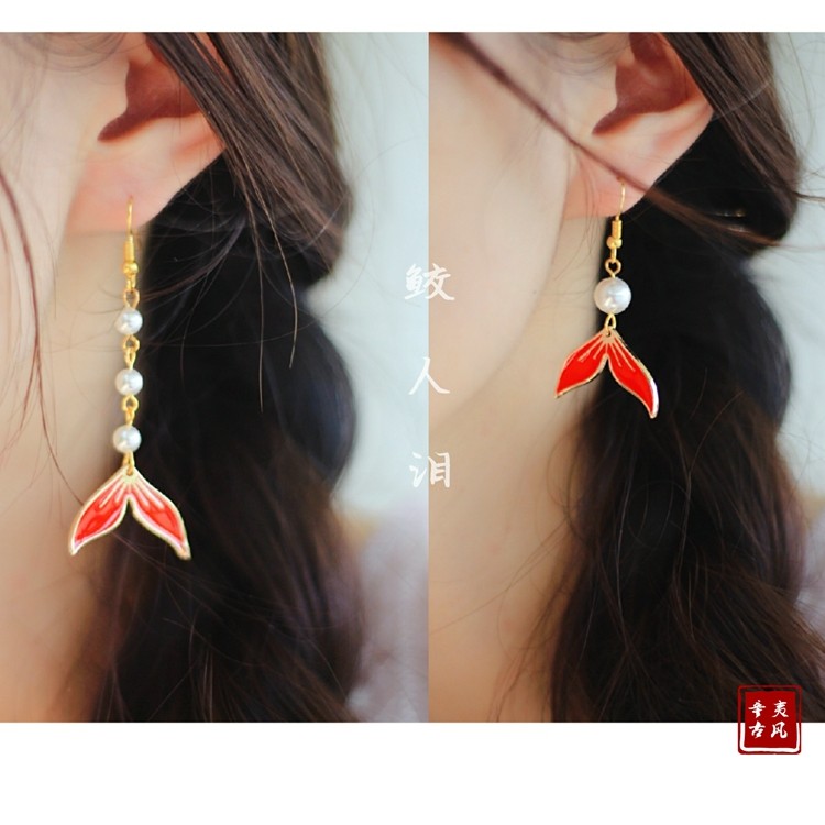 (Shark's tears) Little Fresher Earrings Gilded Royality hanfu asymmetrical personality ear clip minimalist Temperament Ear Accessories