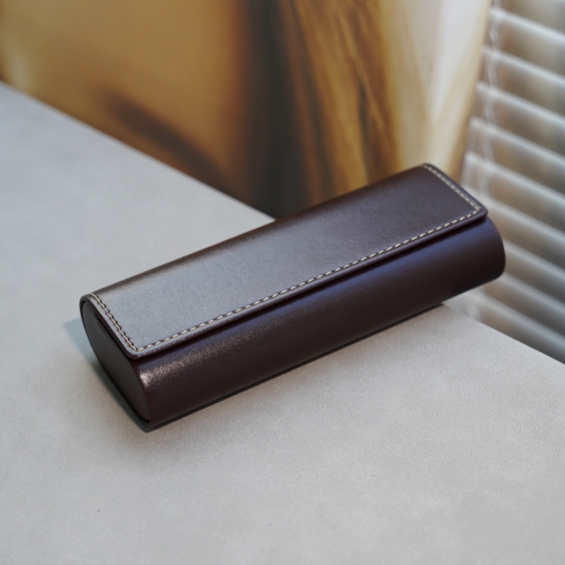 Retro Portable Glasses Case for Men and Women, Leather, Simple, Pressure-Resistant, Anti-Fall, Myopia Glasses Case, High-End Small Fresh Storage Box