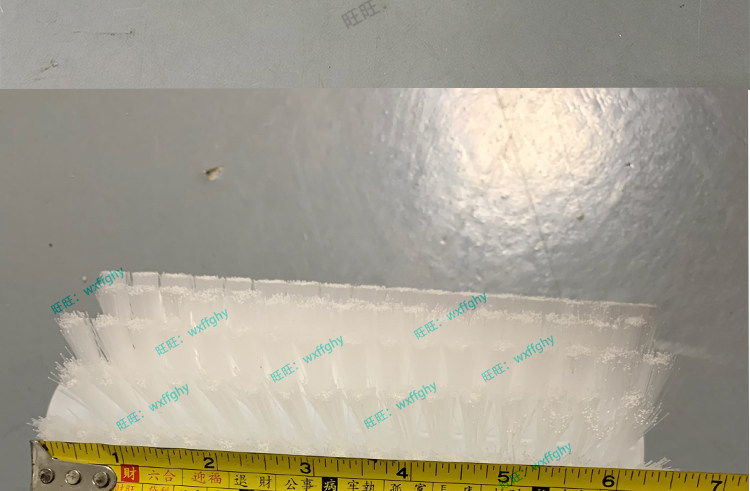 товар из китая 松川100/180/300/320/450枕式包装机配件出料毛刷轮180/150mm总长