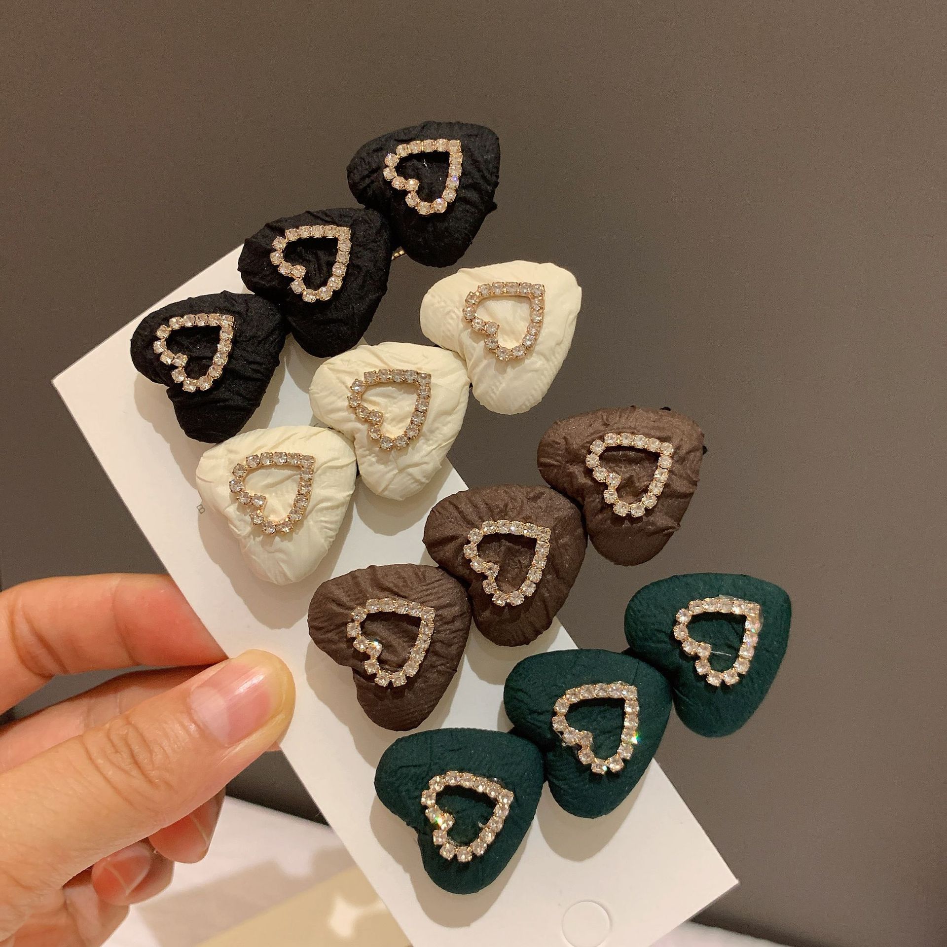 The Korean version of the new net red three loving and inlaid drilling edge clip girls' minimalist temperament overhead press clip back of the brain spoon hair clip