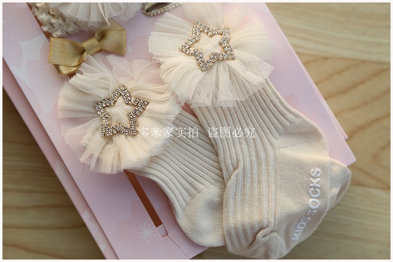 Xuất khẩu em bé Hàn Quốc 0-2 tuổi phụ kiện tóc kẹp tóc với vớ công chúa hộp quà tặng trăng tròn trăm ngày tuổi set hộp quà tặng quần áo sơ sinh cao cấp