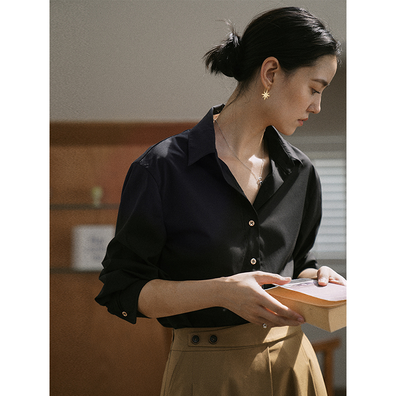 Jicouture Black Gold Buckle Classic Versatile Shirt French Retro Fashion Long-Sleeve Top for Women with a High-End Feel for Autumn Jicouture Black Gold Buckle Classic Versatile Shirt French Retro Fashion Long-Sleeve Top for Women with a High-End Feel for Autumn