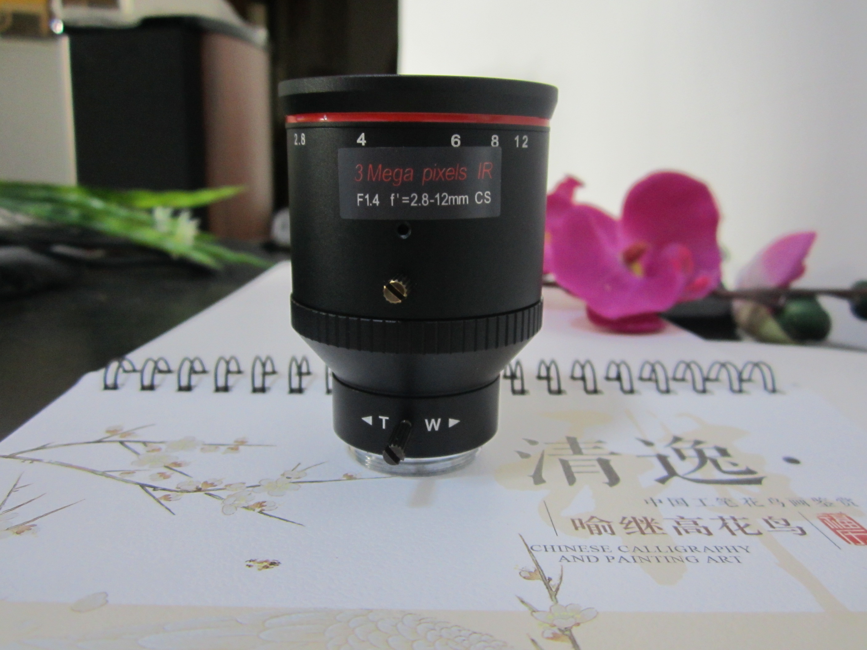 F28V12M 2 8-12mm focal length zoom HD lens 3 megapixel manual aperture 1 2 7quot 