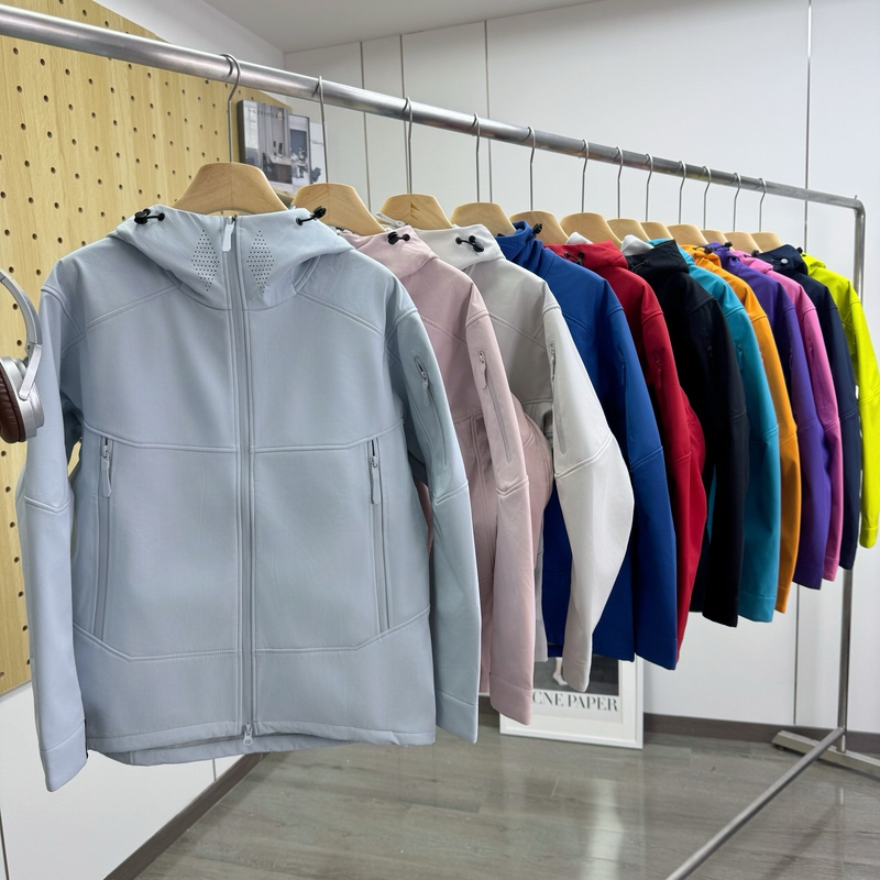 Sports Outdoor Mountain-Style Softshell Fleece Warm Waterproof Jacket for Men and Women Couples, Mountaineering Clothing, Hooded Jacket