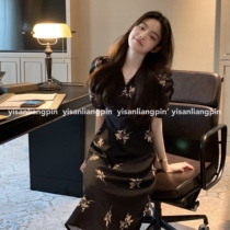 Temperament Grand Master ~ 2022 Spring Summer Black v Collar Crushed Flowers Dress dress Long dress 150 Little Subsoil