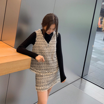 In winter you can also take one or three good small people small fragrant wind suit vest waistcoat short skirt two-piece female