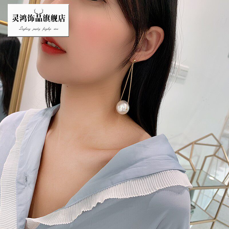 Summer 2020 new exaggerated temperament elegance brief about 100 hitch silver needle long version of earrings with large pearls of slim earrings