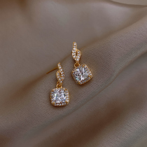 Micro-inlaid high-grade earrings female 2021 New Tide Korean temperament Net red earrings earrings sterling silver earrings sterling silver earrings simple