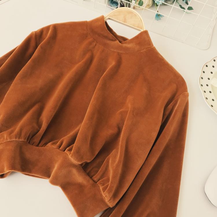 Màu rắn đơn giản nhung nửa cao cổ áo thun áo len ngắn đoạn rốn dài bong bóng tay áo len áo len áo khoác nữ trung niên
