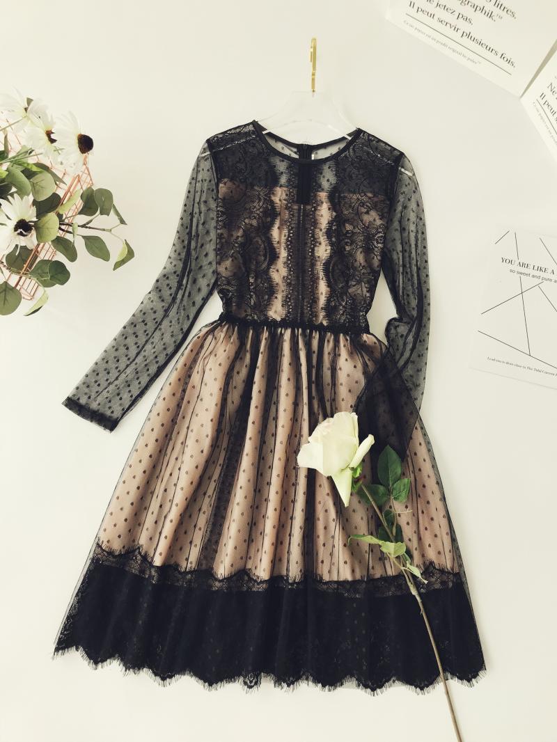 Chic đầu thu mới retro khí chất màu đen điểm sóng phối cảnh lông mi lưới ren váy siêu cổ tích màu sợi váy váy yếm thắt eo