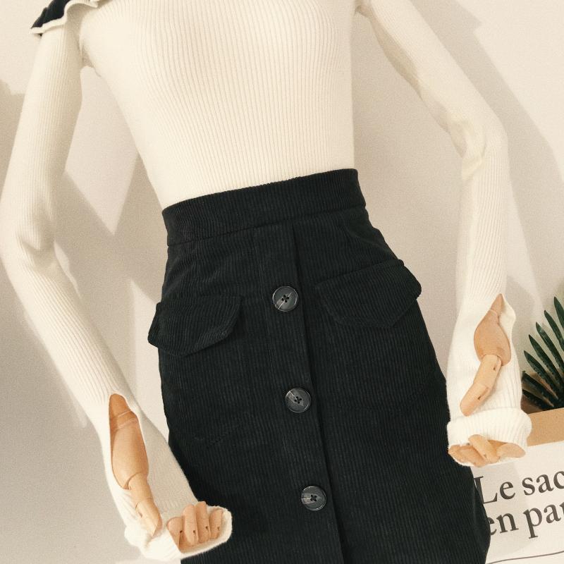 Chic bến cảng mùa thu và mùa đông đáy áo nhẹ nhàng nhấn màu xù từ vai lệch tay áo len mỏng áo len áo cardigan nữ