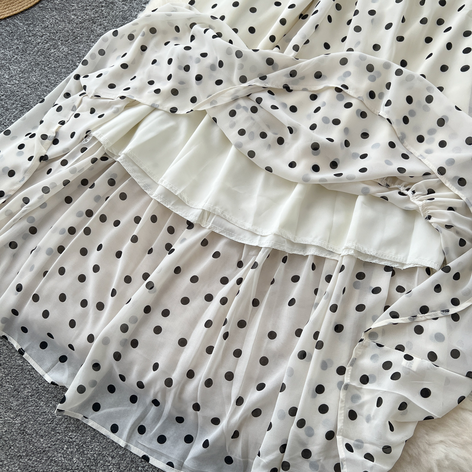 V-neck pleated ruffle sleeves waist slimming French polka dot chiffon dress