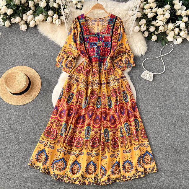 Spring and summer vacation ethnic style printing embroidery square collar dress women's waist waist big swing pleated A-line loose long skirt