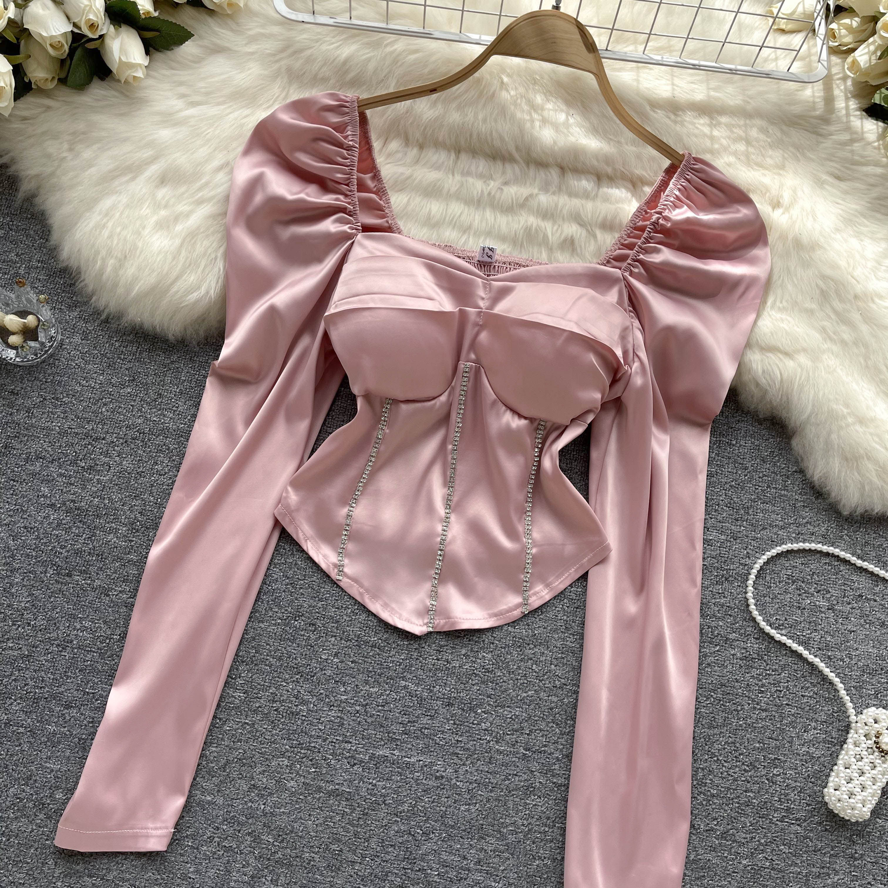 Дизайнерская осенняя рубашка, короткое термобелье, тренд сезона, рукава фонарики, квадратный вырез       