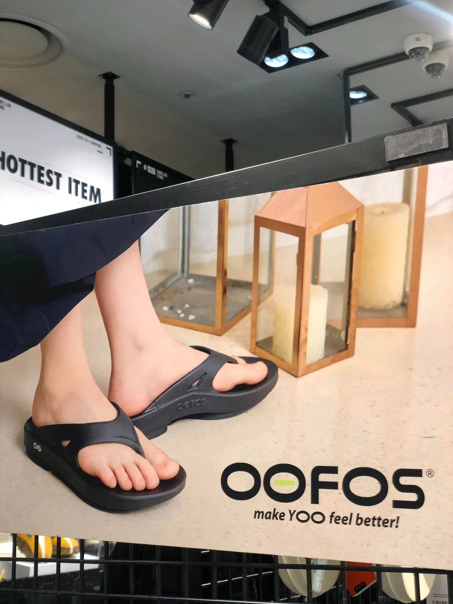 сланцы oofos original sandals - lightweight recovery shoes slippers