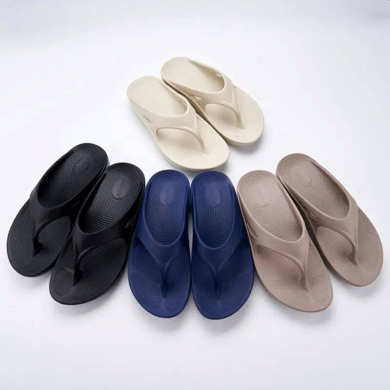 сланцы oofos original sandals - lightweight recovery shoes slippers