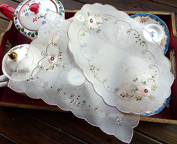 Gtune Princess Foreign Trade Handmade Embroidery Retro American Fields Garden Cloth Art Raw Silk Cup Mat Cover Towels Cushion 20X30CM