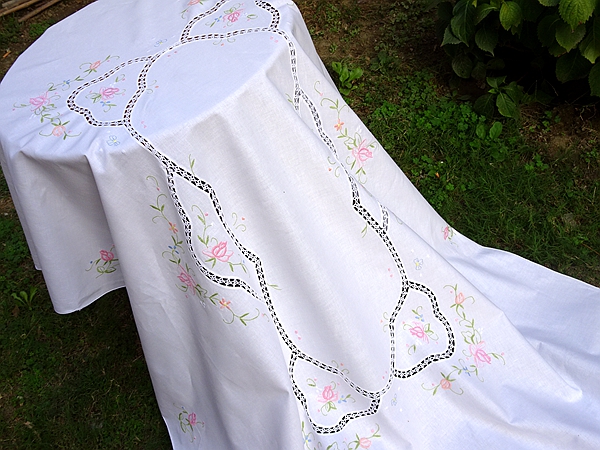 Foreign trade pure cotton embroidery hand hook tablecloth tablecloth cover towel about 120X170CM sweet British retro pastoral