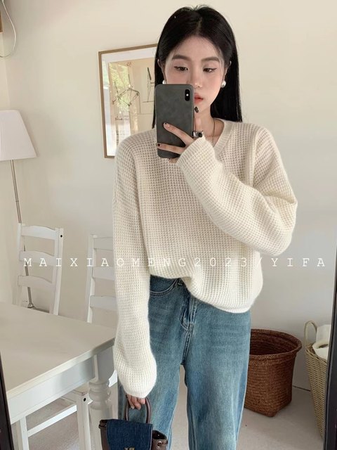 2023 ດູໃບໄມ້ລົ່ນແລະລະດູຫນາວ Round Neck Pullover Knitted Sweater Waffle Soft Wax Pullover Lazy Thin Hollow Versatile Simple