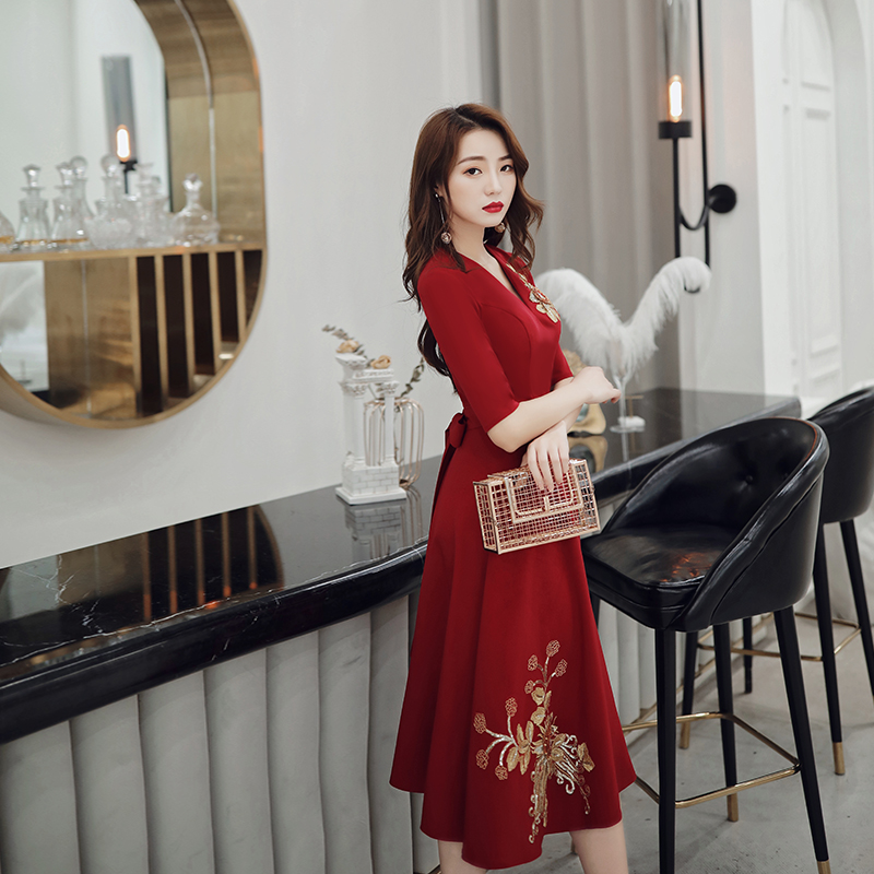 Big size toast to bridal gown wedding gown wedding gown wine red long sleeve back door to pregnant woman covered with belly lady