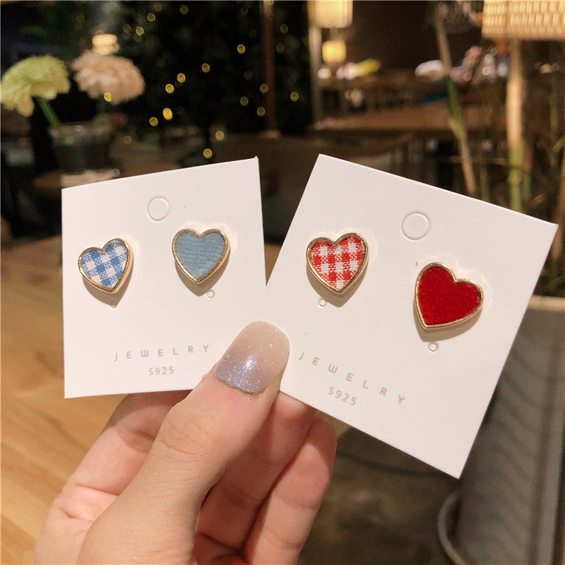 Korean girl love grid earnails cute simple niche design small sleep without picking earrings