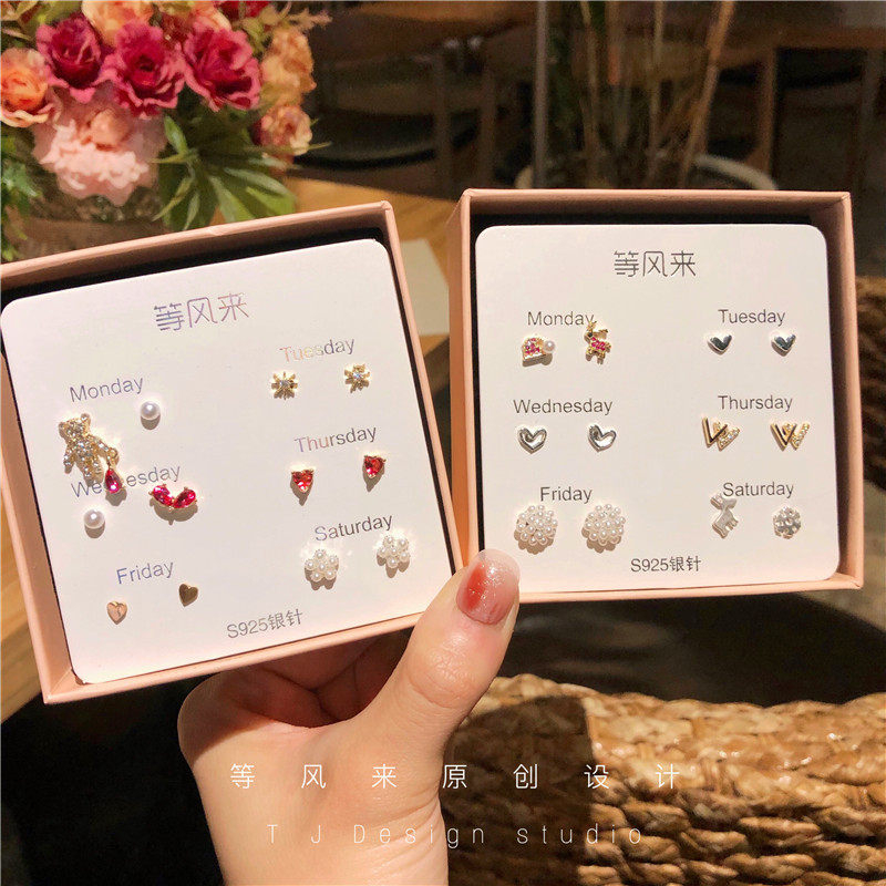 Sterling silver bear earrings women's suit combination 2019 new fashion suitable for winter elk snowflake Christmas earrings women