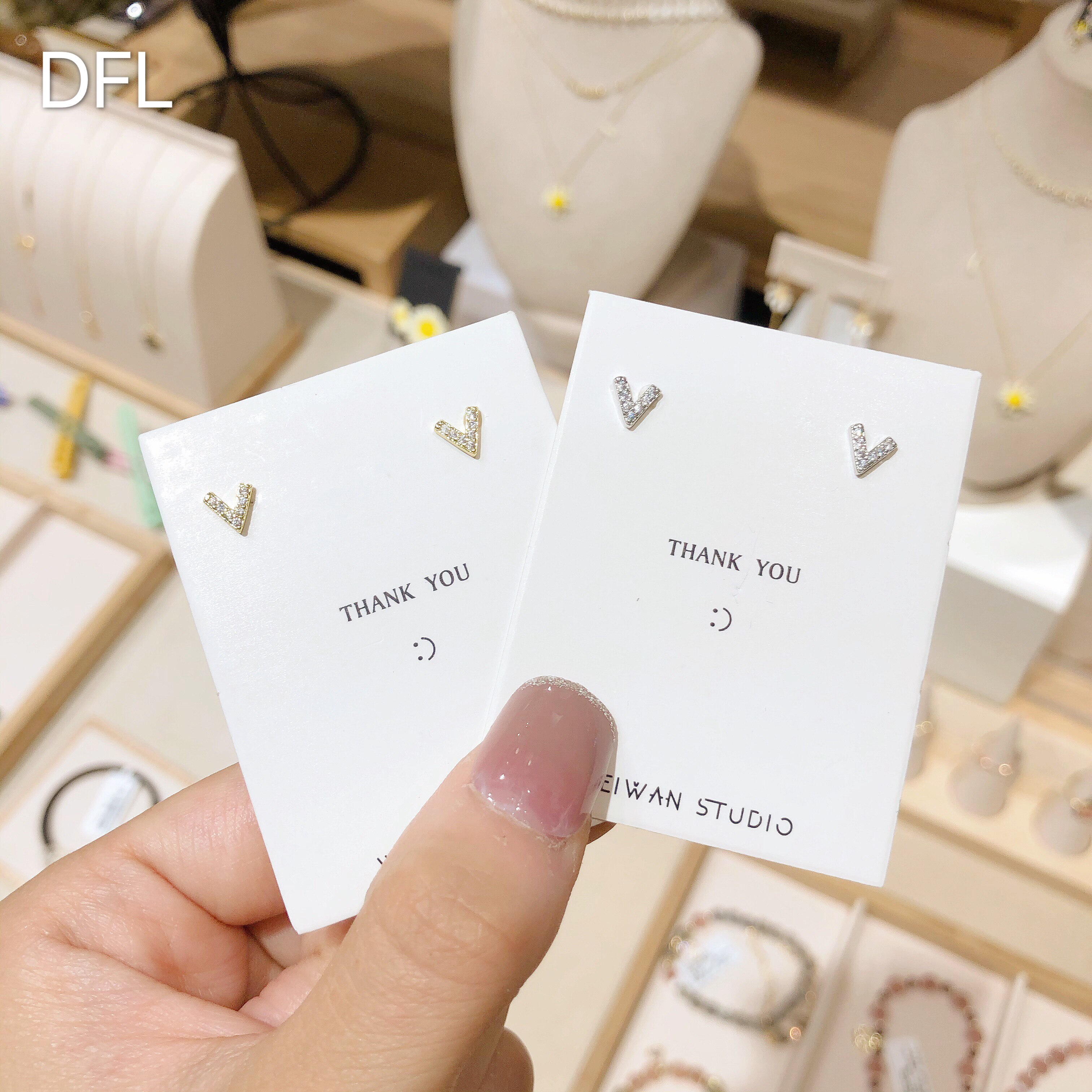 925 Sense silver high - sensation V ear nails simple and small - tight red and cold - air red and cool - air fine small ear bone nails