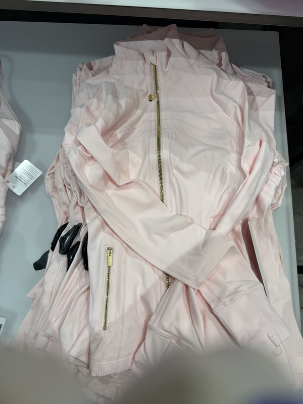 Direct Shipping from Canada Lululemon Define Pearl Pink Regular Style P Gold Zipper