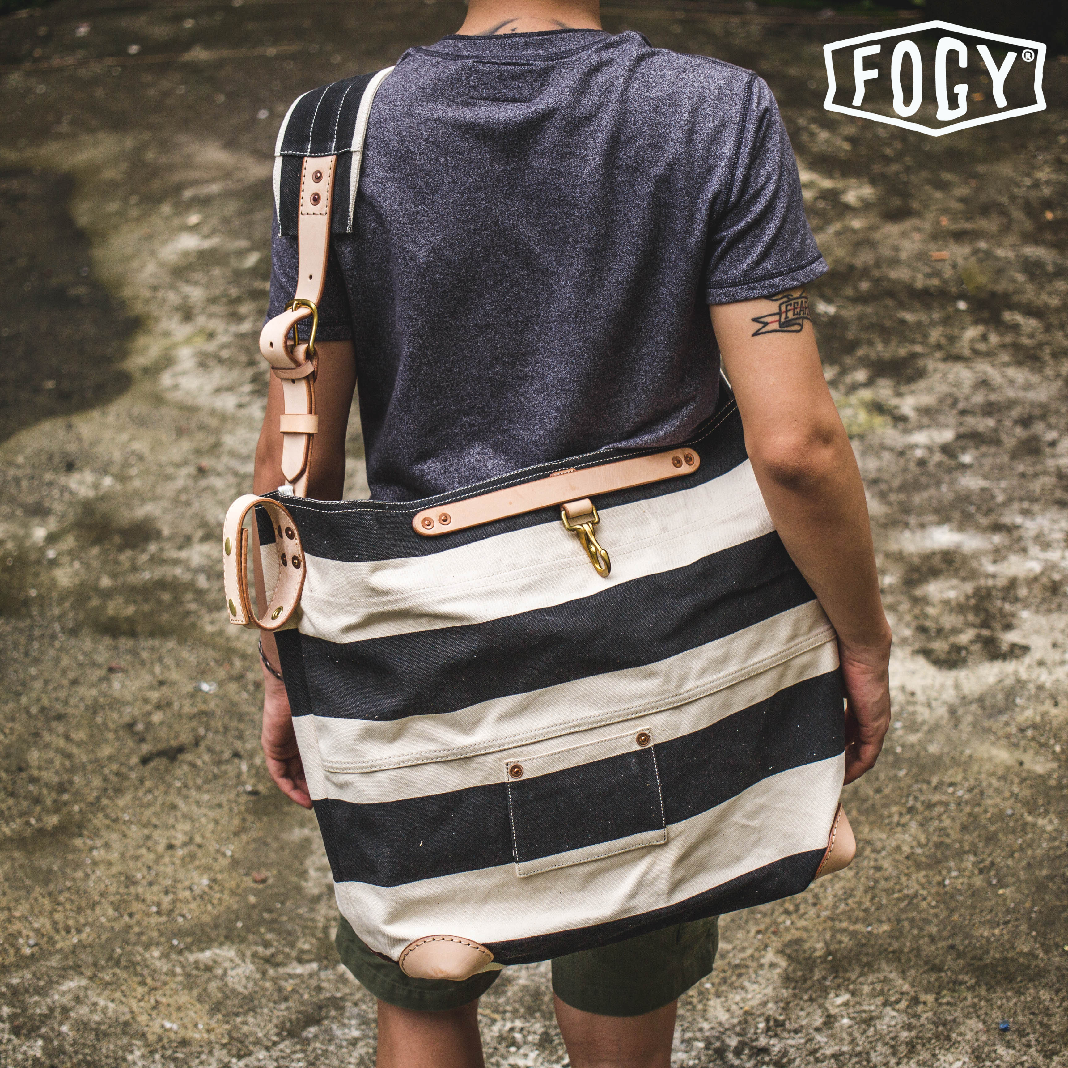 Fu Lu Garage original prisoner heavy stripe retro motorcycle hard hat crossbody canvas large capacity bag