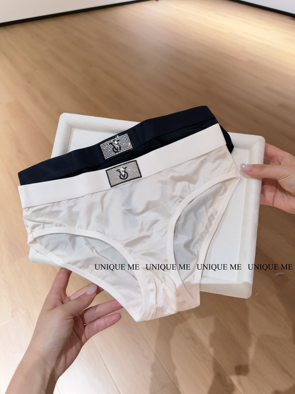 Victoria's Secret Lace Sexy Pure Desire Rhinestone Panties Women's Letter Satin Hot Girl European and American Style Triangle Panties