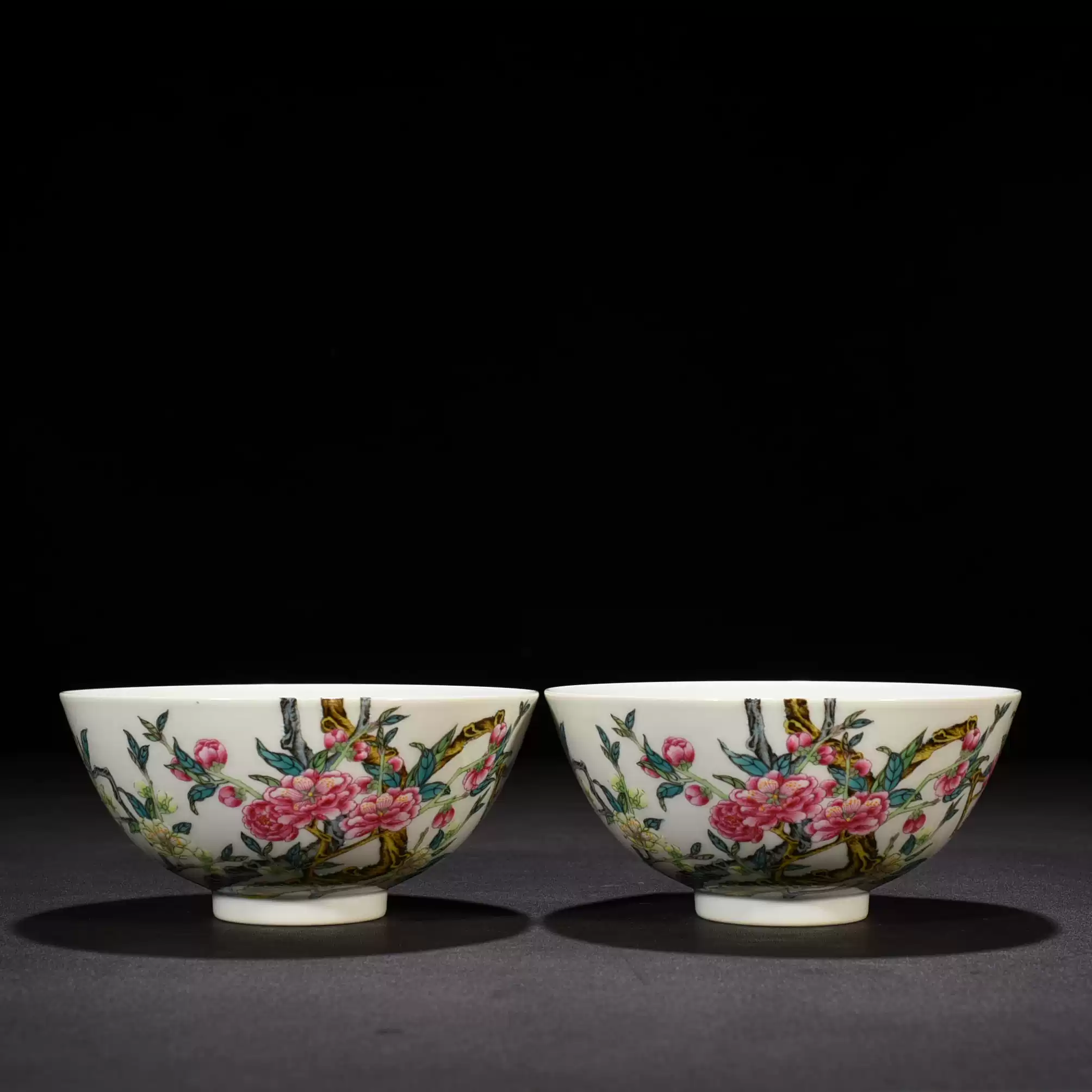 清・雍正年製款・古陶瓷品・粉彩・福寿桃紋・供碗』極細工 置物古賞物