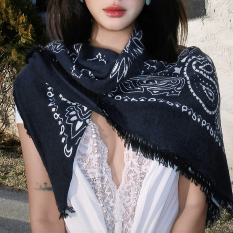 In Stock K*Jten Autumn and Winter New Wool Printed Square Scarf for Women Paisley Versatile Scarf Paisley Retro Shawl In Stock K*Jten Autumn and Winter New Wool Printed Square Scarf for Women Paisley Versatile Scarf Paisley Retro Shawl