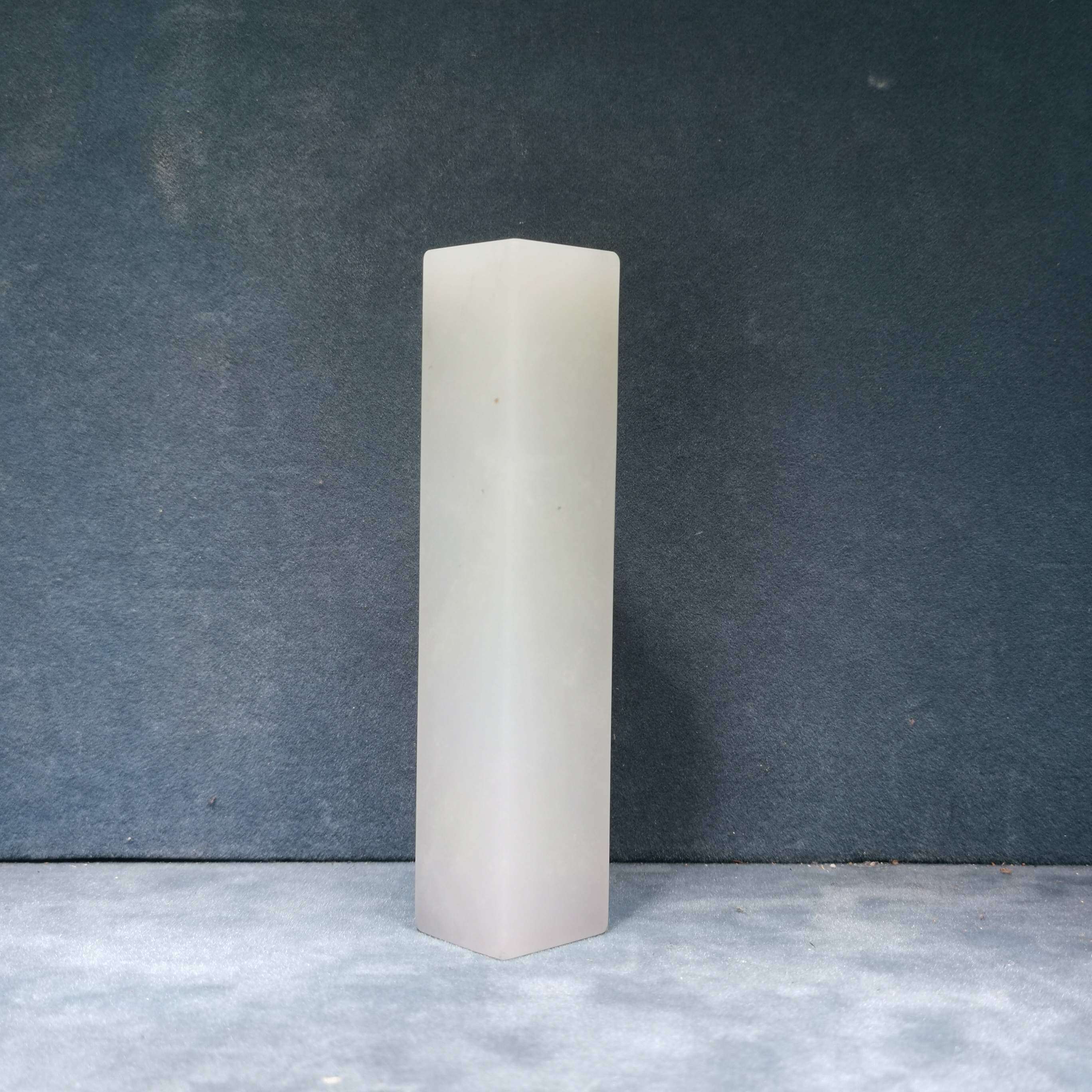 New products Guilin Chicken blood Longsheng Red Bite jade natural original stone manufacturer Direct vegan noodles and calligraphy and painting private seal