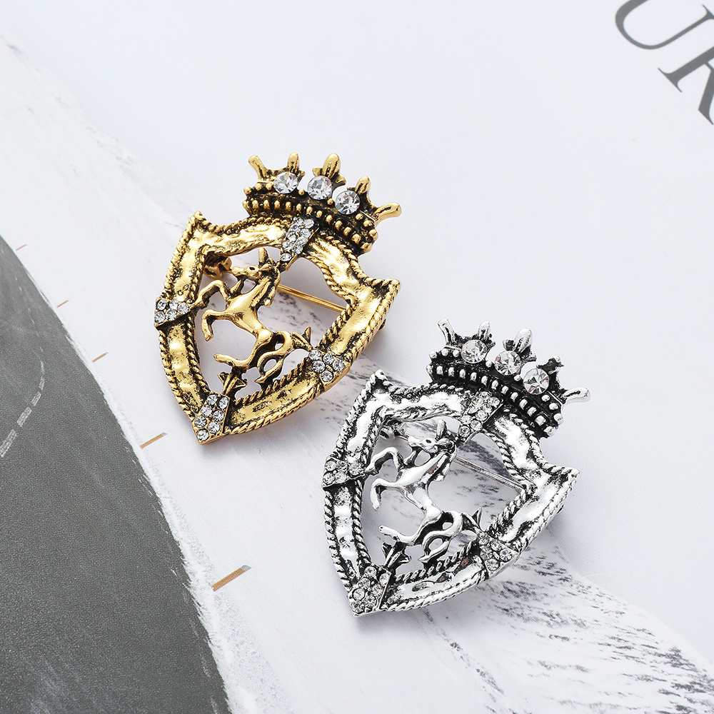 Phiên bản Hàn Quốc của vương miện kim cương trâm kim cương cao cấp retro khiên phù hợp với bộ đồ Pegasus huy hiệu