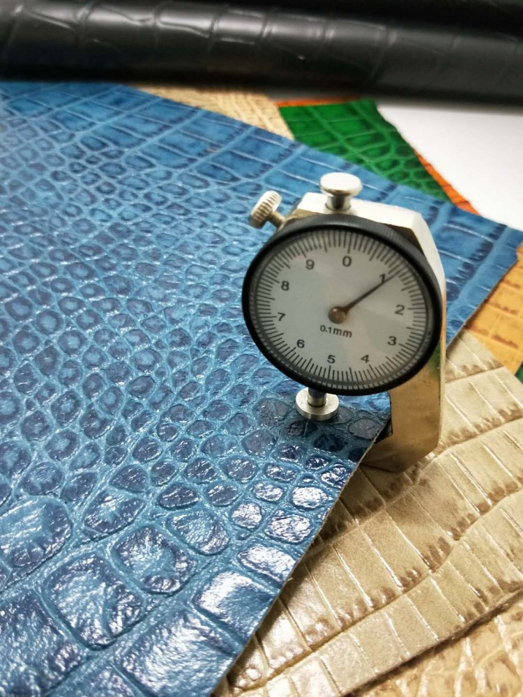 Da cá sấu sàn da chất liệu da vỏ nguyên serpentine nổi da vải túi diy - Vải vải tự làm vải cotton thô