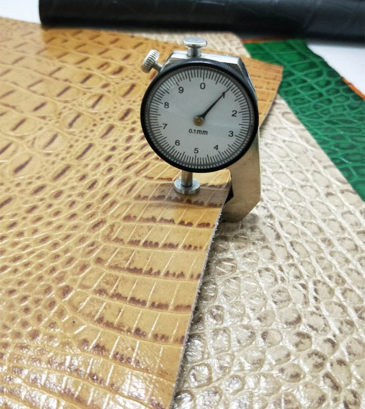 Da cá sấu sàn da chất liệu da vỏ nguyên serpentine nổi da vải túi diy - Vải vải tự làm vải cotton thô