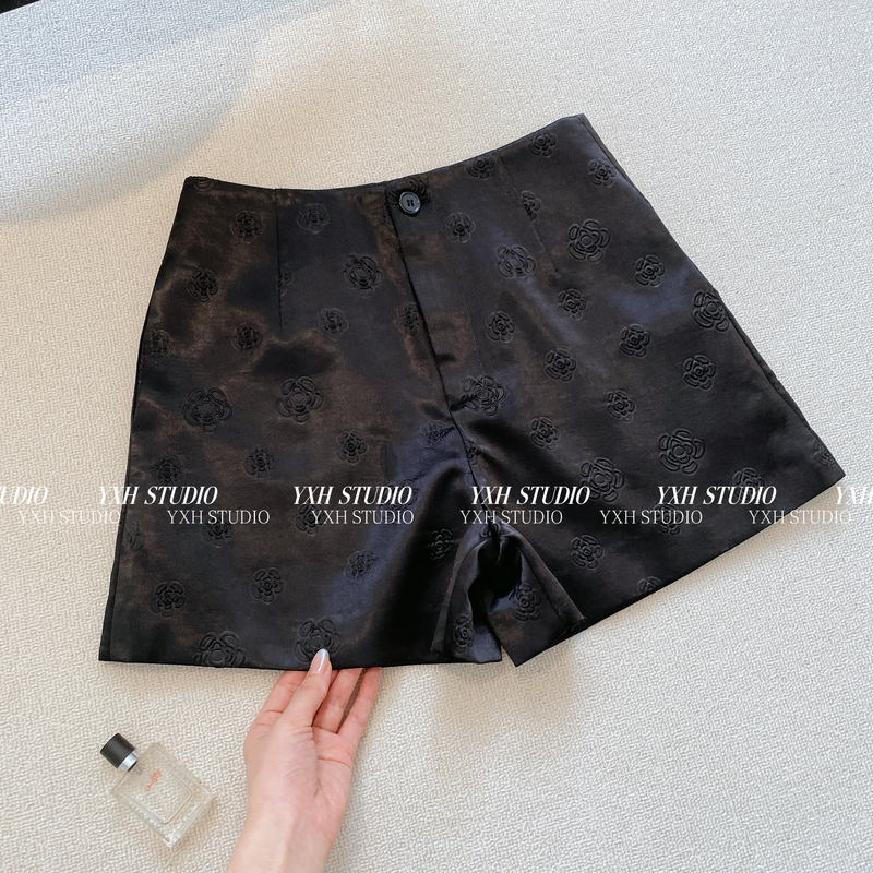 Black Acetate Satin Wide-Leg Shorts for Women, 2026 Summer New High-Waisted A-Line Style, Non-Revealing Shorts, Thin