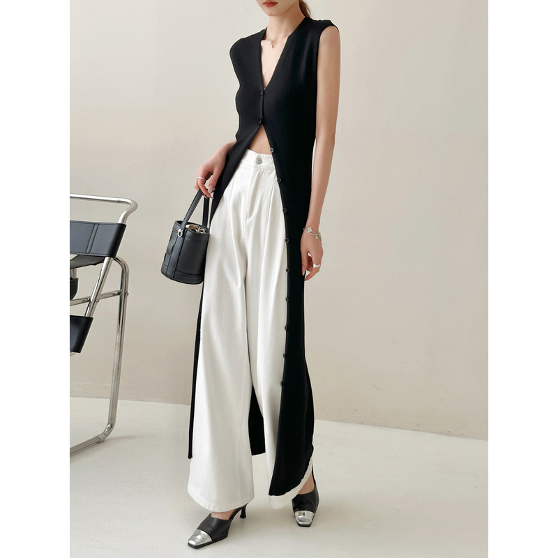High-End Black V-Neck Ice Silk Knitted Cardigan for Women, Long Vest, Slim Fit, Sleeveless Jacket, Thin Style High-End Black V-Neck Ice Silk Knitted Cardigan for Women, Long Vest, Slim Fit, Sleeveless Jacket, Thin Style